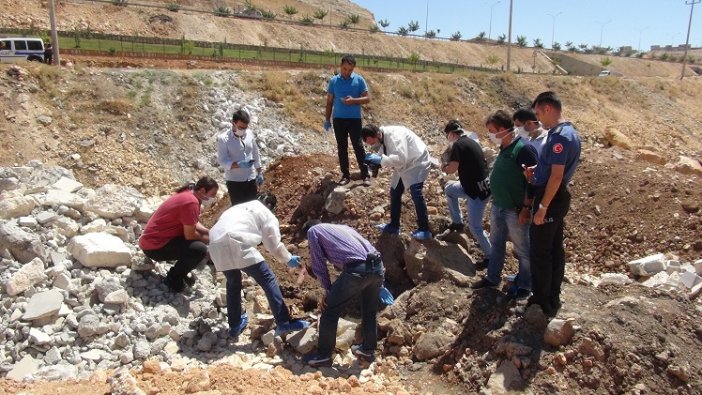 Şanlıurfa'da 2 yaşındaki Suriyeli kız toprağa gömülü bulundu