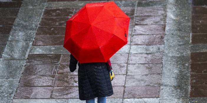 Meteoroloji'den 3 il için kuvvetli sağanak uyarısı! Yarına dikkat...