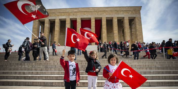 23 Nisan Kutlu Olsun! Anıtkabir'e ziyaretçi akını