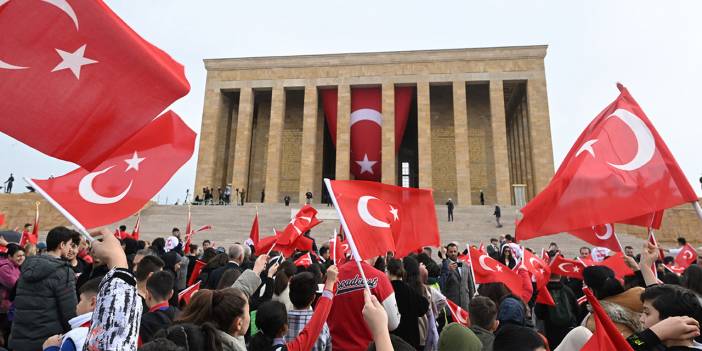 23 Nisan Kutlu Olsun! Anıtkabir'e ziyaretçi akını