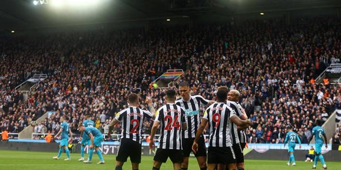 Newcastle United gol oldu Tottenham'a yağdı