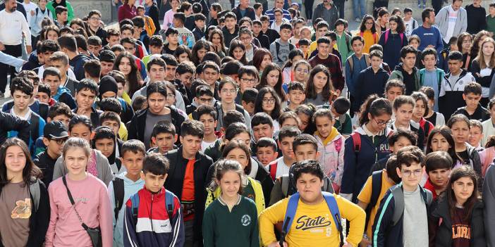 Adıyaman ve 3 ilçesinde depremden 77 gün sonra okullar açıldı