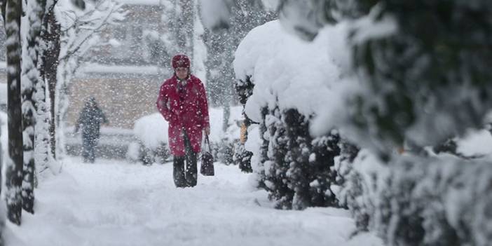 Nisan'ın son gününde 'kuvvetli kar' sürprizi: Meteoroloji uyardı