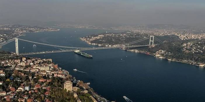 İstanbul Boğazı'nda Gemi Trafiği Durduruldu