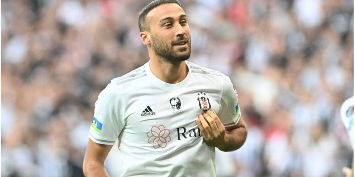 Cenk Tosun'dan yeni sözleşme: 3 yıl daha Beşiktaş'ta