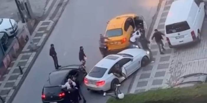 Burası İstanbul! Trafikte Yumruk Yumruğa Kavga