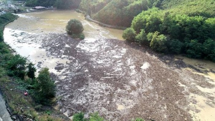 Sera Gölü odun, çöp ve balçıkla kaplandı