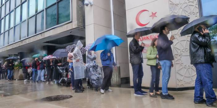 Oy Kuyruğu... ABD'de İlk Gün Kullanılan Oy Sayısı Açıklandı