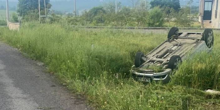 Samsun'da otomobil devrildi: Sandık kurulu başkanı ve sandık kurulu görevlisi yaralı