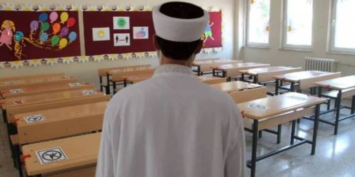 İzmir’de her üç okuldan birine ‘imam’ atandı! Tepki yağdı: Gericiliği eğitimin içerisine sokacaklar