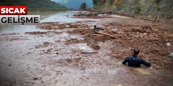 Kastamonu'yu sağanak vurdu, uyarı geldi: Üst katlara çıkın! Samsun ve Amasya'dan acı haberler peş peşe geldi