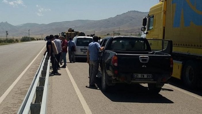 Sınır kapısı yolunda bomba bulundu, ulaşım durdu