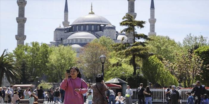 “Anlıyorum Ama Konuşamıyorum" Diyenler Adres Soran Turistten Kaçma Dönemi Bitti