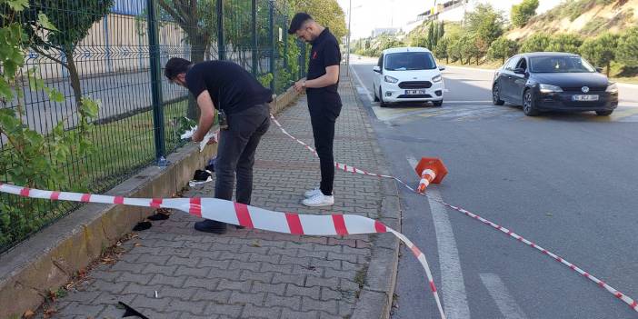 Fabrikada işçiler arasında çıkan bıçaklı kavgada kan aktı