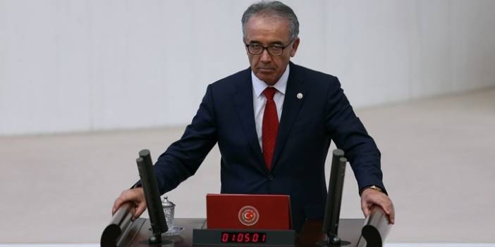 Ahat Andican, İYİ Parti’den istifa etti