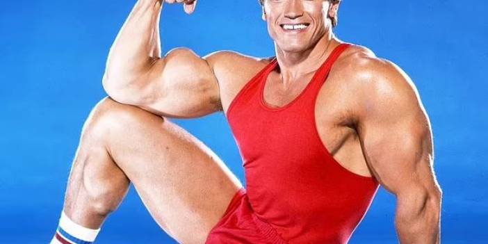 Terminatör Arnold Schwarzenegger, Odasının Duvarlarına Kaslı Erkeklerin Posterini Asınca Annesi Günlerce Ağlayıp Doktor Çağırmış