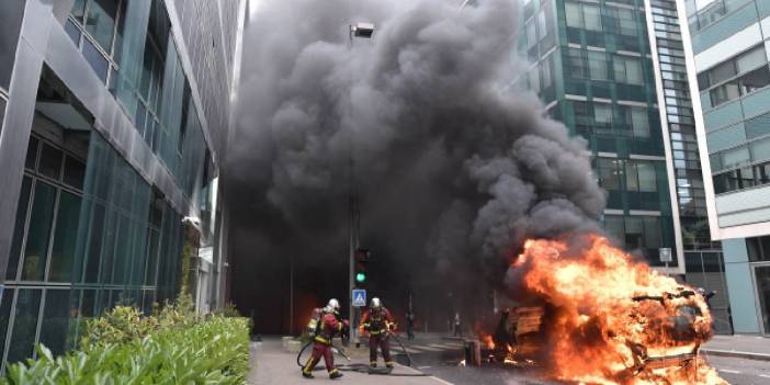 Fransa'da Protestolarda Dördüncü Gün: 1300 Gözaltı 79 Yaralı