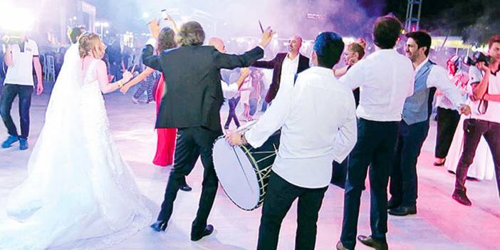 ‘Dinen Uygun Değil’ Denilerek, Kadın ve Erkeklerin Birlikte Eğlenmesi Yasaklandı!