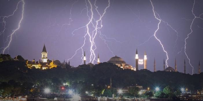 İstanbullular Dışarı Çıkmadan Önce Dikkat, Rekor Düzeyde Bekleniyor: Oraj Vuracak!