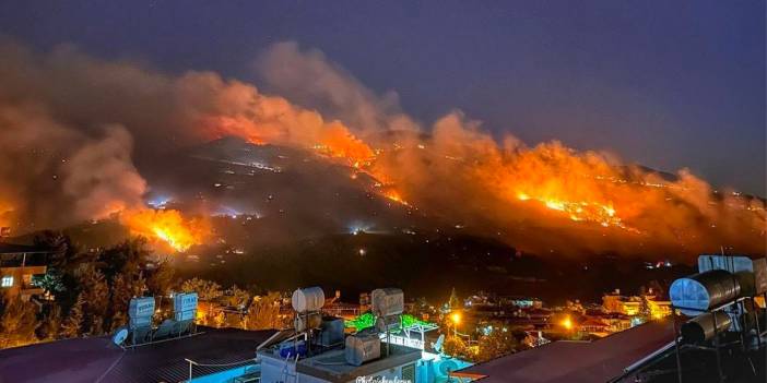 O Bölgeden Yürek Yakan Görüntü! Depremden Sonra Şimdi de Alevler Vurdu