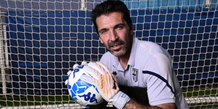 Buffon, Futbola veda Etti