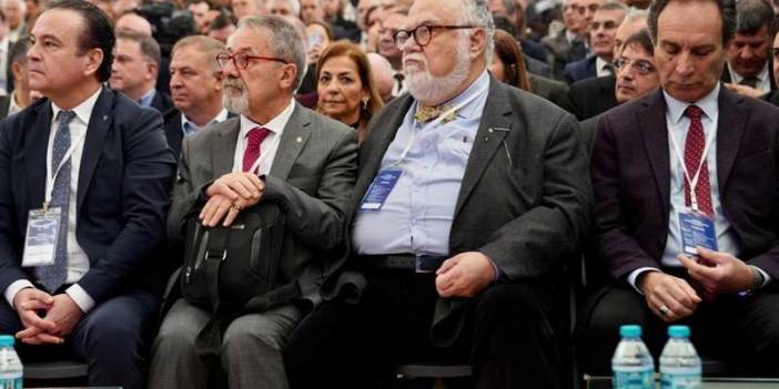 Naci G&ouml;r&uuml;r ve Celal Şeng&ouml;r 24 saat &ouml;nce yeniden uyarmıştı: Marmara Denizi&rsquo;nde 3.3 deprem