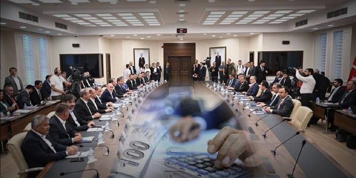H&uuml;k&uuml;metin Teklifi Belli Oldu... Memur ve Memur Emeklisi Ne Kadar Zam Alacak?