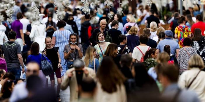 Bilim İnsanından Korkutucu Uyarı: Dünya Nüfusu 100 Milyona Düşebilir