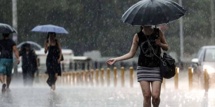 Meteoroloji'den 6 kent için sarı ve turuncu kodlu uyarı geldi! İstanbul'da gece saatlerine dikkat