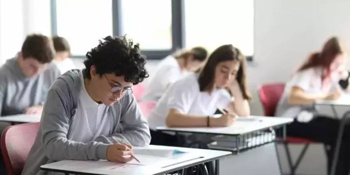 Lisede sınıfta kalma var mı, sınıf tekrarı geri mi geldi?