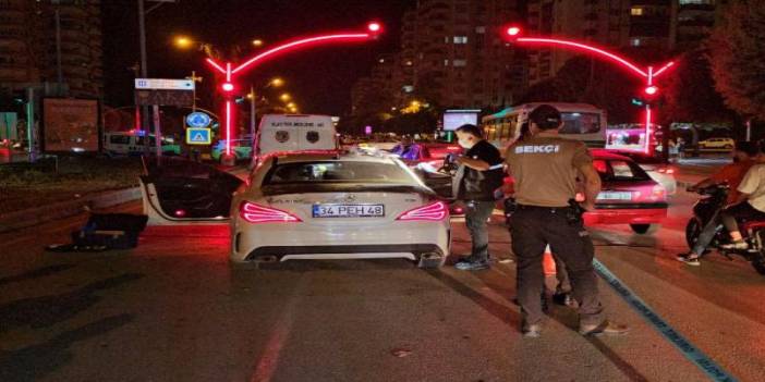 Çalıntı Otomobille Kaçıp, Ateş Açtılar: Tehlike Saçanlar Yakalandı