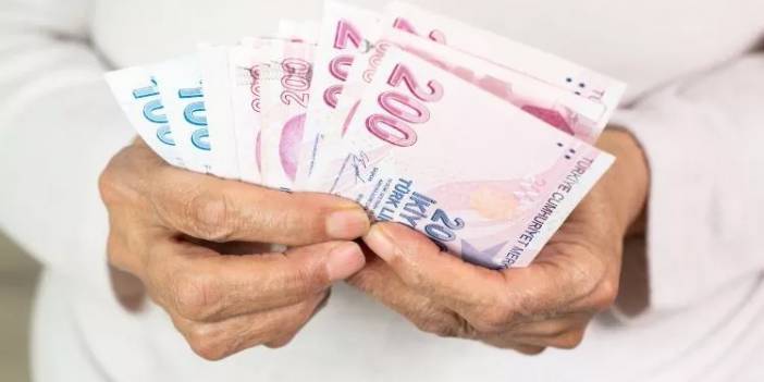 Emeklilerin talepleri net: 'Cumhuriyet İkramiyesi' en az 10 bin lira olmalı