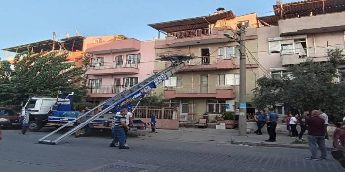 Acı Haber! Evinde Ölü Bulundu: Bedeni Yük Asansörüyle Taşındı