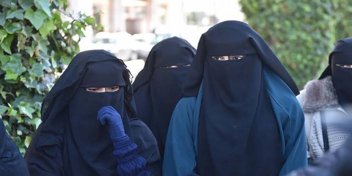 İsviçre'de Burka Yasağı Onaylandı