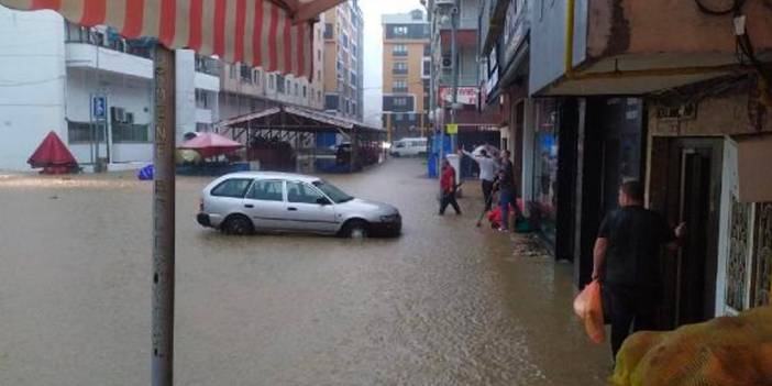 O İli Sağanak Vurdu! Onlarca Araç Sular Altında Kaldı