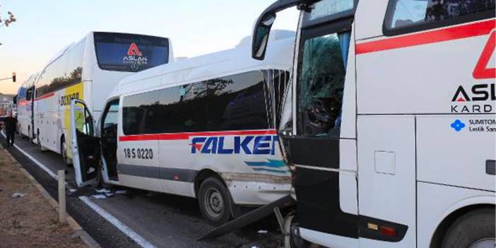 3 Otobüs ve 1 Minibüs Birbirine Girdi! Onlarca Kişi Yaralandı