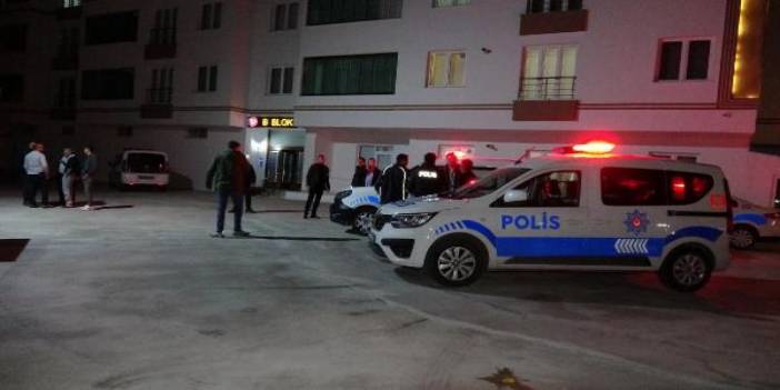 Dehşet Yaşattı! Önce Eski Eşini ve Sevgilisini Bıçakladı: Sonra Kendini Yaraladı