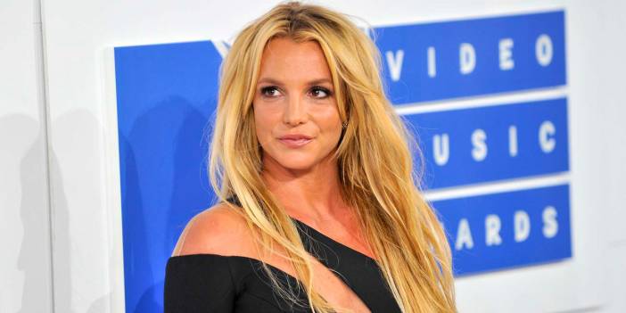 Britney Spears Sürekli Soyunmasının Nedenini Açıkladı!