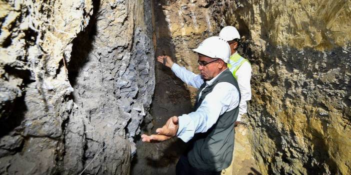 İzmir ve çevresinde onlarca hendek kazıldı: Depremin izi bulundu