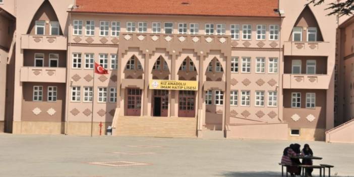 İmam Hatip Lisesinde 18 Öğrenci Hastanelik Oldu