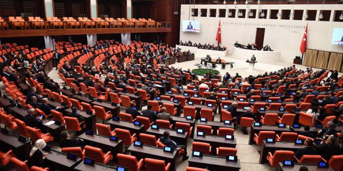 Vekil Maaşı İle Geçinemeyen AKP'lileri Üzen Haber (!)