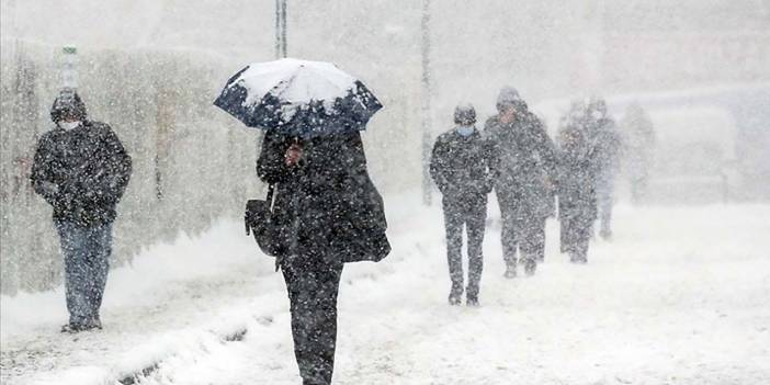 Beyaz Kabus İstanbul'un Kapısına Dayandı! Kar İçin Tarih Verildi