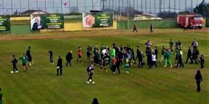 İstanbul'da maç sonunda silahlı saldırı! Yaralı futbolcular var