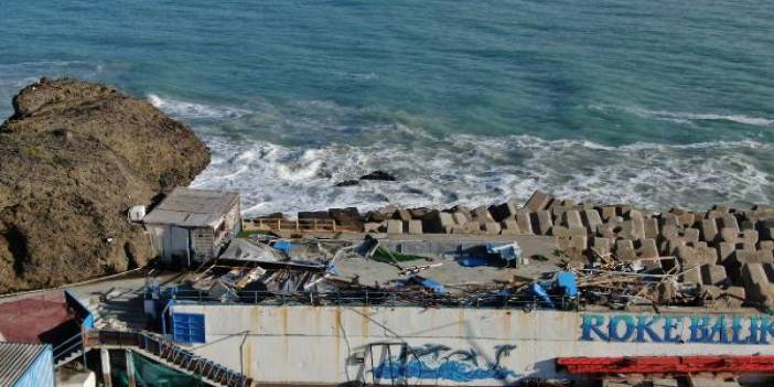 Rumeli Feneri'nde dalgaların yıktığı balıkçı barınakları havadan görüntülendi