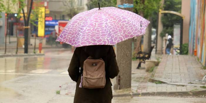 Trakya için 'kuvvetli yağış' uyarısı: Bu gece saatlerinden itibaren...