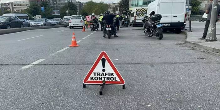 Yasaklandı: Bu Araçlar Trafiğe Çıkamayacak!