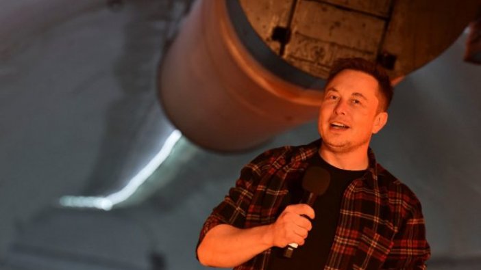 Elon Musk çılgın projesini açtı