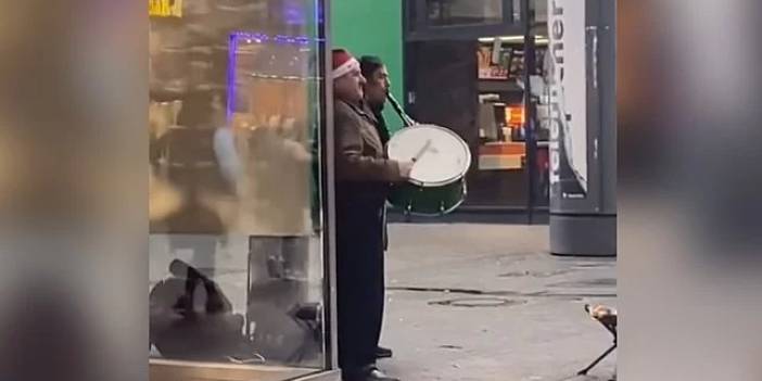 Noel Davulcuları Almanya'da Sokağa Çıktı; Yılbaşı Müziğine Kendi Yorumlarını Kattılar