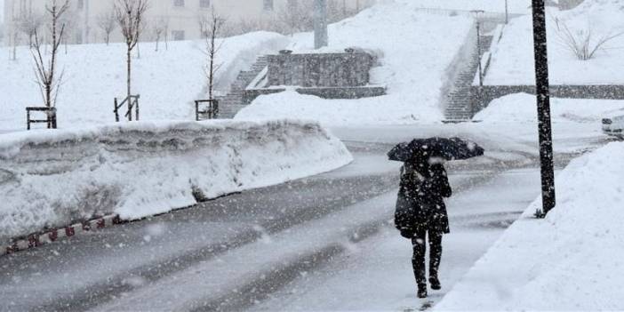 Meteoroloji 36 İle Sarı ve Turuncu Kodlu Uyarı Verdi: Dikkat! Çok Şiddetli Kar Yağışı Geliyor!