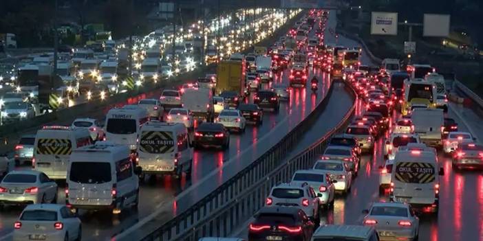 3 Üniversiteden Akademisyenler Araştırdı: Trafik İstanbullunun Ömrünü Ne Kadar Kısaltıyor?